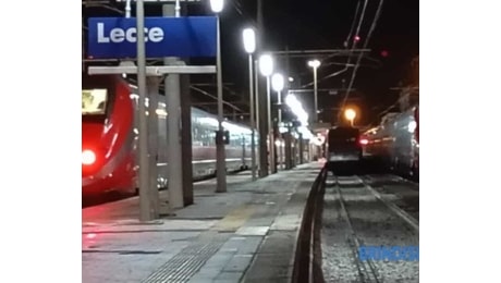 Sciopero trasporto ferroviario: binari occupati a Lecce, 150 passeggeri bloccati a Brindisi