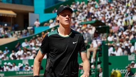 Ok il fine pena per Sinner, ma quanto è cambiata la classifica? Le nuove minacce vanno da Alcaraz a Berrettini e Musetti, ma non solo. Intanto Jannik è tornato ad allenarsi e Roma sarà il suo nuovo inizio