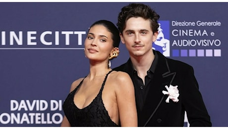 Timothée Chalamet ai David con Kylie Jenner: «Sento un legame profondo con l'Italia. Forza Roma!»