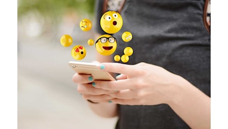 Se ami usare le emoji ci sono ottime notizie per te: tutte le novità in arrivo su WhatsApp