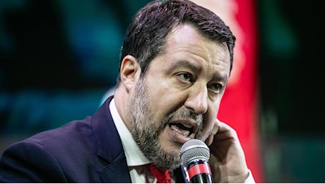 Salvini: “Su Stellantis il problema è la proprietà”. Meloni: “Ue non metta in ginocchio l’auto”