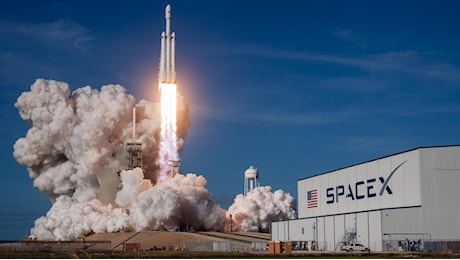 Nuovo lancio per il super razzo di SpaceX