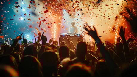 Salerno, niente sconto sui drink in discoteca: due fratelli tentano di uccidere il cassiere