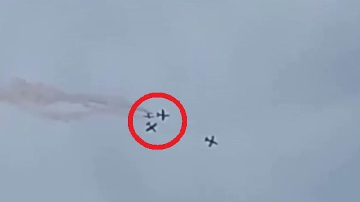 Pantelleria, scontro tra tre Frecce Tricolori: l’incidente in volo durante l’esibizione - la Repubblica Pantelleria, scontro tra tre Frecce Tricolori: l’incidente in volo durante l’esibizione - la Repubblica