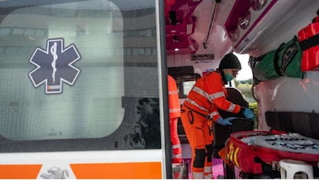 Tragedia a Piacenza, 14enne prova a salire sul bus e resta schiacciata