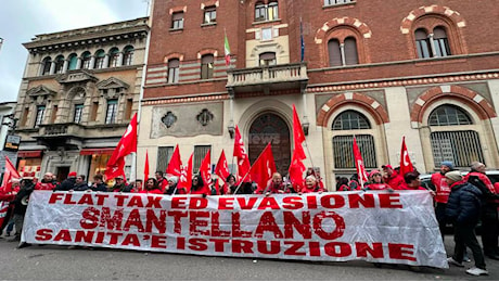 Monza, flash mob CGIL per un più giusto sistema fiscale