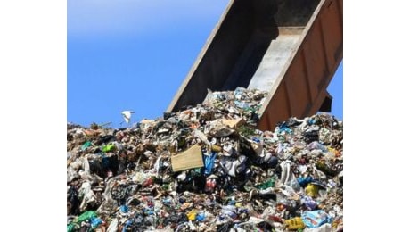 Lentini, impianto TMB chiude di nuovo: 200 comuni siciliani, inclusa Catania, in emergenza rifiuti