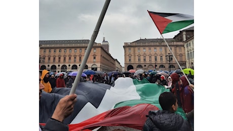 Il Coordinamento Torino x Gaza conferma la fiaccolata del 7 ottobre nonostante il divieto della Questura