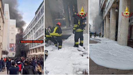 FOTO | Incendio a Milano, le immagini della maxi colonna di fumo nero