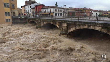 Cronaca meteo diretta - Maltempo Lombardia, Seriate. Preoccupazione per la piena del fiume Serio: chiuso ponte - Video