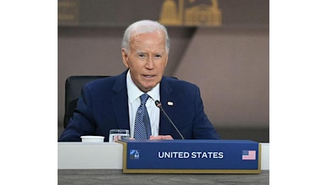 Nato, Biden: Aumentare produzione armi, Russia corre
