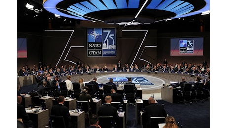 Nato: sostegno a Kiev, monito alla Cina