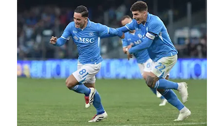 Serie A, Napoli-Venezia 1-0: Raspadori tiene i lagunari sotto il Cagliari