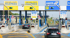 Pedaggi autostradali, scoppia la polemica: Salvini ferma la stangata