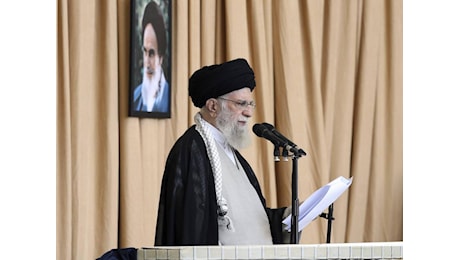 Khamenei: Risposta schiacciante