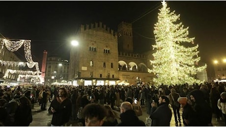 Natale, vola lo shopping: Acquisti in crescita. Ultimi giorni decisivi