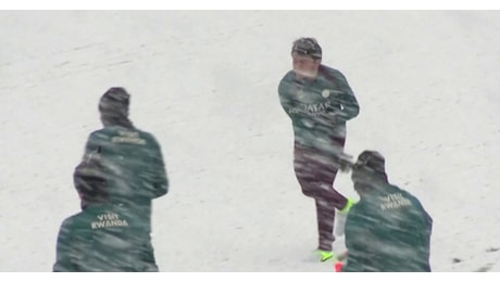 Paris Saint-Germain: l'allenamento finisce... A palle di neve!