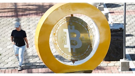 Bitcoin non arresta la corsa, nuovo record a 81mila dollari