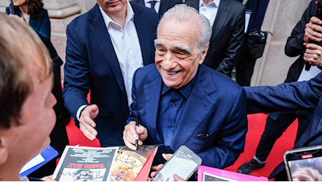 Torino perde la testa per Martin Scorsese: red carpet sotto la Mole, urla, strette di mano e autografi