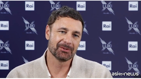 Arriva Don Matteo 14, Raoul Bova: «Una tv sana, che guardano anche i bambini»