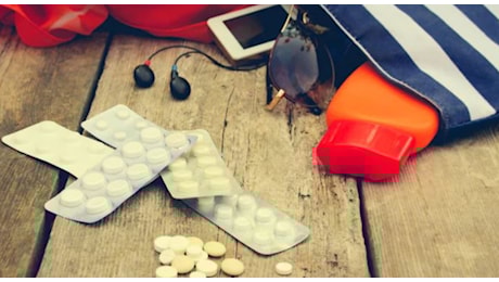 Caldo, ecco come incide anche su farmaci e terapie. L'immunologo: «Nausea, stanchezza e mal di testa sono segnali d’allarme»