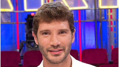 Affari Tuoi, Stefano De Martino: “Cosa faccio con il Dottore prima della puntata”. Poi il flop