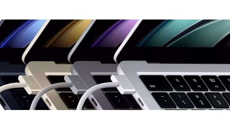 MacBook Air (2022) da 13 con M2: compralo ADESSO, costa solo 949€