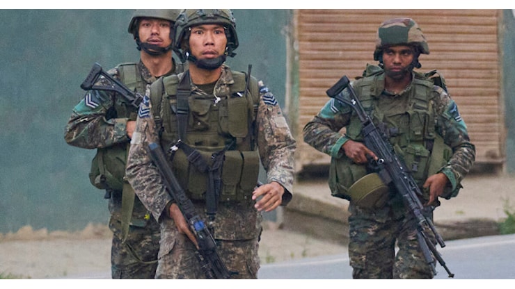 India-Pakistan, scontri sul confine in Kashmir. Nuova Delhi: “13 civili uccisi e 59 feriti” - Il Fatto Quotidiano India-Pakistan, scontri sul confine in Kashmir. Nuova Delhi: “13 civili uccisi e 59 feriti” - Il Fatto Quotidiano