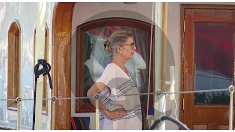 Carolina di Monaco, attracca a Brindisi lo storico yacht Pacha III della royal family, regalo del marito Stefano Casiraghi