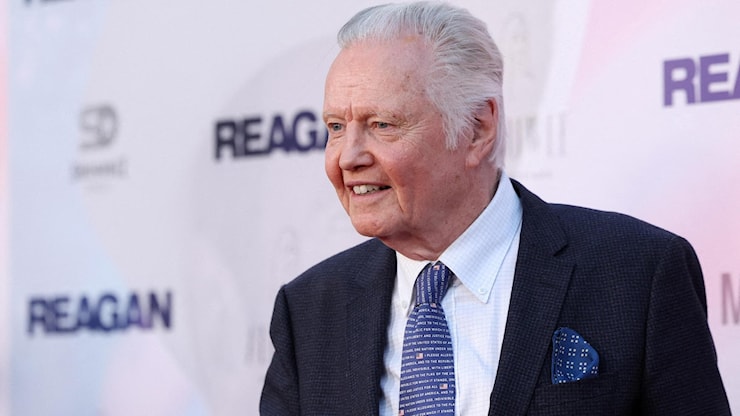 Jon Voight, l’attore sul viale del tramonto ora difende Trump: “Lui si preoccupa per Hollywood” - la Repubblica Jon Voight, l’attore sul viale del tramonto ora difende Trump: “Lui si preoccupa per Hollywood” - la Repubblica