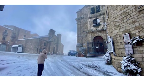 Crollano le temperature, neve e ghiaccio nel Palermitano