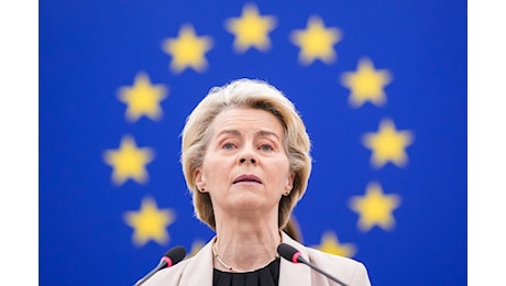 Ue, von der Leyen alle prese con una grave polmonite: «Annullati tutti gli impegni» -Lettera43