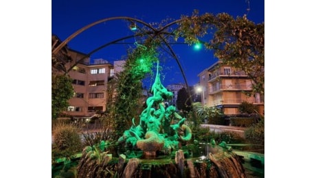 Bordighera, Fontana delle Sirene illuminata di verde per sostenere la XVII Giornata Nazionale AISLA