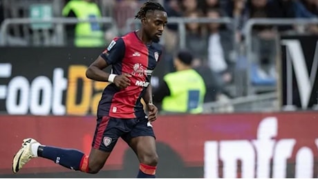 Makoumbou (espulso) complica la gara. Il Cagliari cade per 2-0 ad Udine