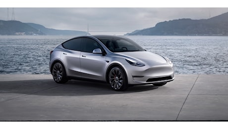 Novità Tesla: arrivano Model Y Long Range RWD e anche un modello a 7 posti