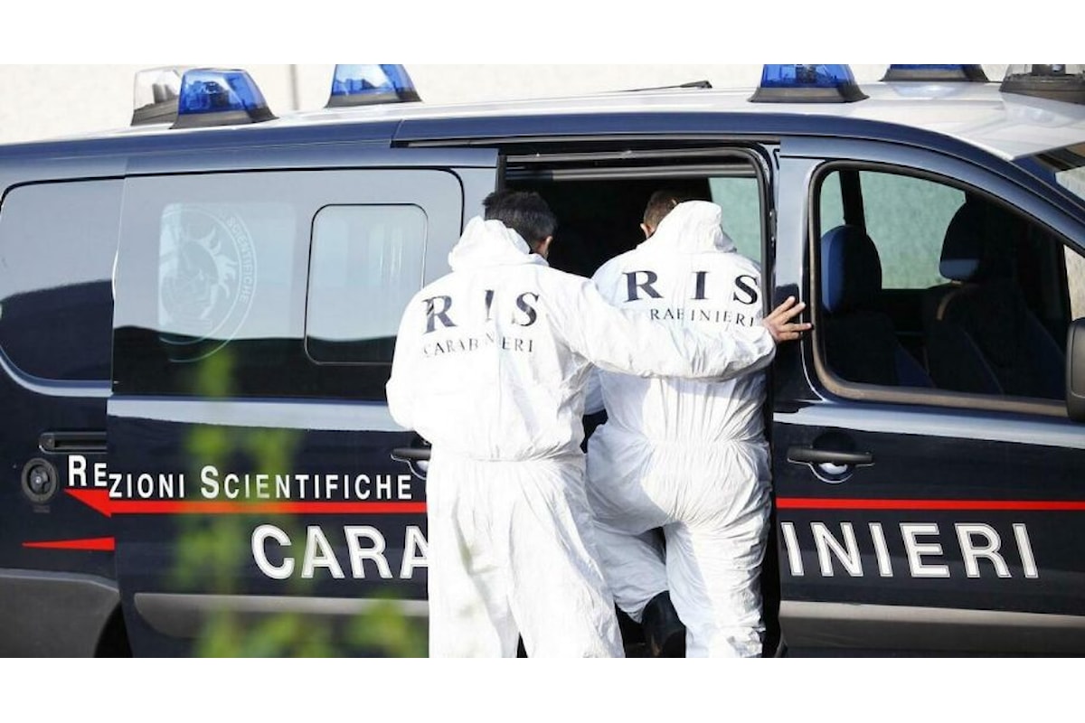 Uccide la moglie a coltellate e poi si toglie la vita con un fucile: la macabra scoperta della nuora