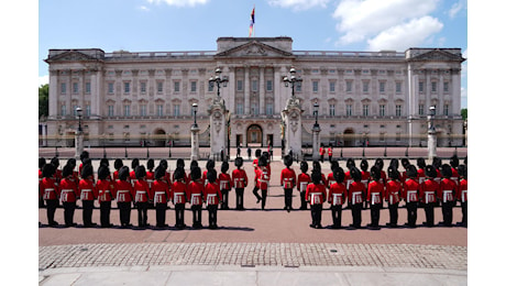 Italiani a Londra, dal 2025 visto per entrare in Gran Bretagna: cos'è l'Eta e quanto costa