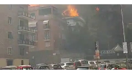 Roma, grave incendio in zona Monte Mario. Evacuata la sede Rai I video