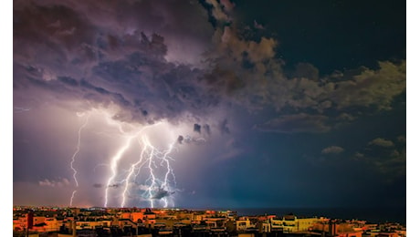 Meteo: ciclone minaccioso per il Sud Italia, nubifragi su questi settori