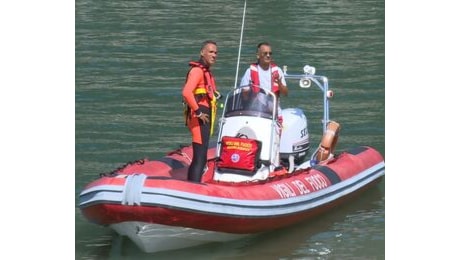 Valbrona, si tuffa nel lago e non riemerge. Muore 68enne