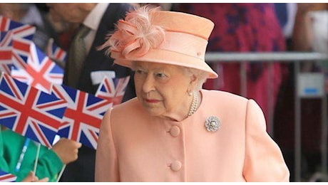La regina Elisabetta non è deceduta per l'età avanzata: la verità tenuta nascosta