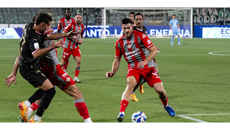 LIVE CREMONESE-PALERMO: 0-0 Majer in gol, l'arbitro fischia prima