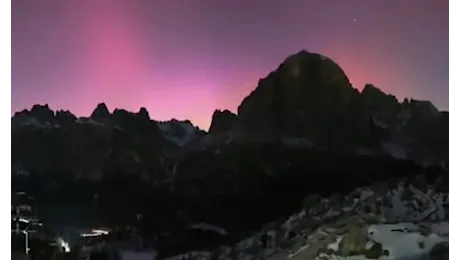 Il magico spettacolo dell’Aurora Boreale SAR sopra Cortina e le Dolomiti