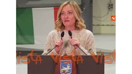 VIDEO: Meloni si commuove davanti a militari italiani in Lituania: «L'Italia è fiera di voi