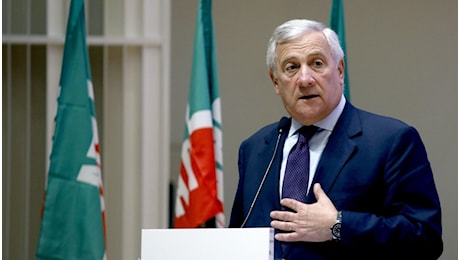 Tajani presenta lo Ius Italiae, legge di cittadinanza proposta da Forza Italia criticata dalla Lega a Pontida