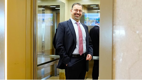 Daron Acemoglu: “L’elettrico ha spiazzato i Big dell’auto. Per l’Ue è il momento degli eurobond”