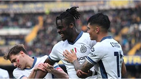 L'Inter fa 5 gol al Verona, tutti nel primo tempo. La classifica in attesa di Milan-Juventus