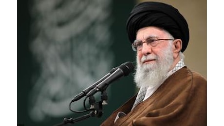 Siria, Khamenei accusa Israele e Usa: “Il piano è loro”