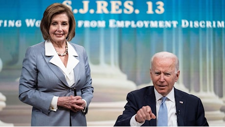 Elezioni Usa, Nancy Pelosi scarica il presidente: “Lecito mettere in discussione Biden”
