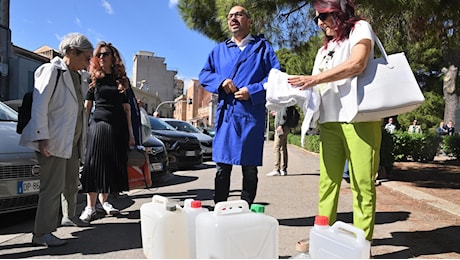 Faraone in accappatoio prende di mira Schifani, la performance apre la crisi al Comune di Palermo